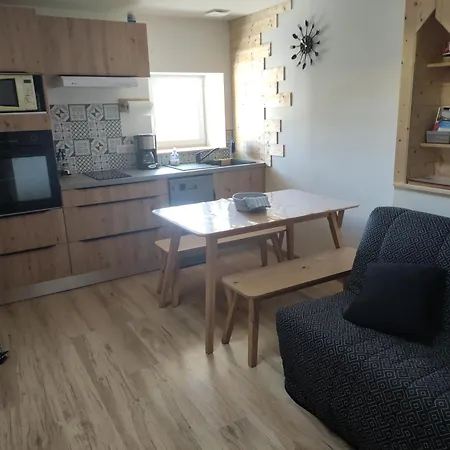 Au Menilois Entre Montagne Et Foret 아파트