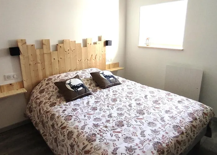 Au Menilois Entre Montagne Et Foret * 코르니몽